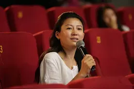 48岁王小丫近照，虽然容颜不再，依旧清新脱俗图片