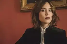 从她的衣柜偷出一招半式，你就是下一个最会穿的IT Girl图片