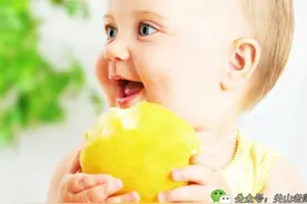 都说夏季吃桃好，这3类宝宝就别吃啦，伤害大图片