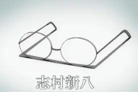 那些戴眼镜的吐槽角色图片