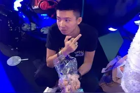 LOL柚子CJ现场啃面包 “控诉”OMG 你不是人！图片