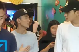 黄子韬见张一山，你好，我是看你着你长大的图片