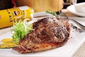 只用一块牛排就能把男神带回家！图片