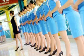 看看高颜值的准空姐是如何备战空乘考试的图片