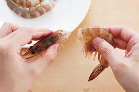 教你怎么剥虾仁图片