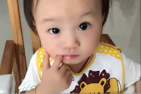 宝宝两个眼睛不一样大怎么办图片