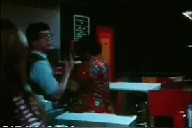 每日一笑：服务员，我要一根火腿肠图片