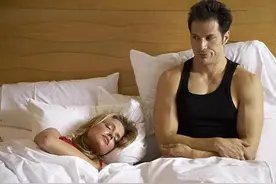 我下面还在流血呢，你就往我身上爬！请你走开！图片