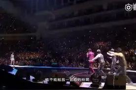 6年前，蔡依林走向周杰伦那一刻，性感得想哭！图片