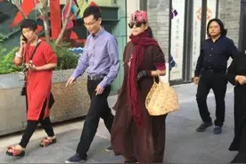 杨丽萍忽如一阵仙风来！一个回眸远胜孙俪的惊鸿舞图片