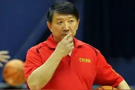斯杯赛后宫鲁鸣罕见怒批郭艾伦：大局观差 关键时刻净添乱！图片