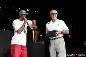 为什么热火续韦德人人骂，马刺裁邓肯人人夸？图片