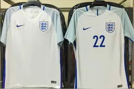 队徽材质，剪裁码号，透气用料，球迷版和球员版的球衣收藏大不同图片