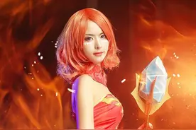 DOTA莉娜神还原 陪她玩可是要被烧焦的哦图片