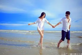 新娘嫁给腊像新郎，现场说了一席话，感动了所有人图片