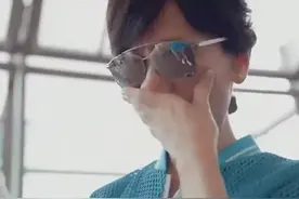 《我们来了》首播赵雅芝恐高泪崩！拳击、蹦极够粗暴图片