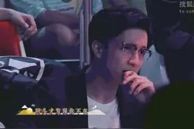 徐佳莹一首《失落沙洲》唱哭了薛之谦图片