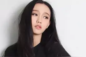 上戏新生女神秀大长腿，露脐照超性感！图片