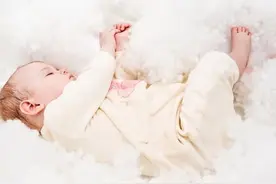 电吹风哄宝宝入睡致烧伤？哄宝宝入睡有窍门，宝妈看过来吧！图片