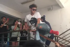 黄子韬这么爱耍帅可是永远帅不过三秒啊图片