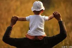 昨晚梦见父亲 醒来泪流满目图片