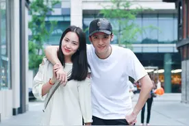 成都街头情侣街拍  单身汪请自觉回避图片