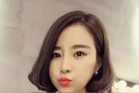 时尚的露肩女士T恤，让您从人群中 脱颖而出！图片