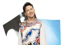 郭麒麟都上时装杂志拍大片了 郭德纲肯定高兴坏了图片