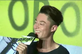霍建华穿白T恤帅到令人窒息，难怪林心如对他不离不弃视频封面