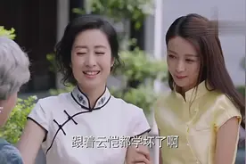 母亲为了赎罪，心甘情愿替女儿照顾疯癫的养母！视频封面