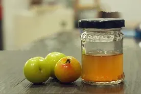 自制李子酒防脑梗图片