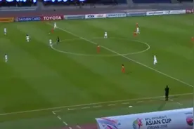 “白斩鸡”事件再升级，国足队长“以身试法”确实“白斩鸡”了视频封面