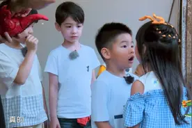 伊莱独自给小鱼儿买玩具道歉，尼莫现在已经沦为“电灯泡”了视频封面