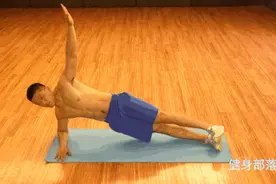 推荐：学生假期练出六块腹肌+马甲线训练组图片