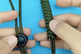 教大家编一个美观实用的金刚结挂绳，刀绳、手电绳、钥匙绳完全OK，只用2米伞绳即可完成