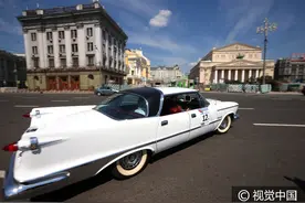 俄罗斯莫斯科老爷车拉力赛开赛，复古造型炫酷拉风图片