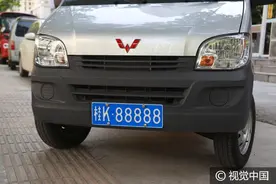 郑州：豪气！3万元小货车挂5个8“炸弹号”，上路一天被查8回图片