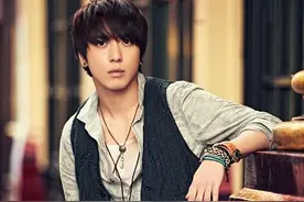 CNBLUE郑容和涉嫌股票内线交易被检方传唤调查图片