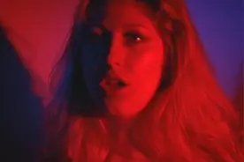 Halsey-Gasoline，这位女歌手唱的歌很独特，听起来挺舒服的