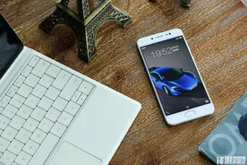 1600万超清柔光自拍 极速体验加成：vivo X7详细评测图片