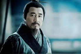 当好官遭忌祸伴险，假扮贪避难竟安然，荒唐年代荒唐事图片