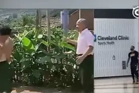 亮瞎眼！尼古拉斯-赵四与欧文隔空激情斗舞！图片