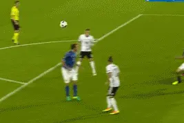 PS大赛！德国铁卫手球遭疯狂恶搞：air博阿滕 复刻上帝之手图片