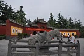 一天竟然要清理千年古井内各种钱币三四次图片