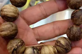 一串沉香佛珠手串的制作过程图片