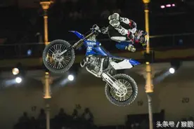 Tom Pages 红牛摩托极限特技马德里站冠军图片
