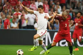 温暖！佩佩携女儿庆祝诠释铁汉柔情图片