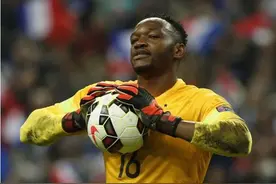 官方：水晶宫签下法国门将曼丹达 双方签约3年图片