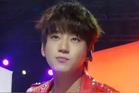 160702 卖萌犯规！当评审不带这样撩妹的！图片