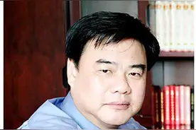 老马自知夕阳晚　不须扬鞭自奋蹄图片